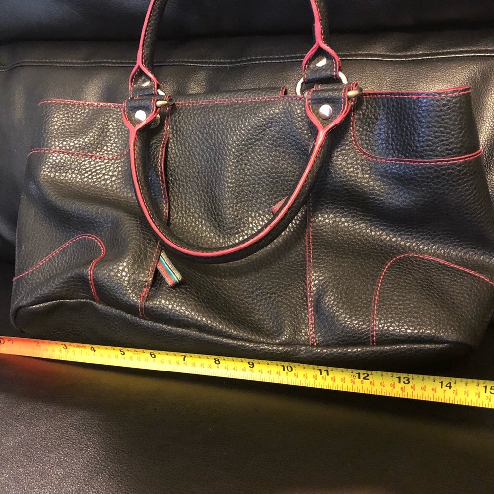 TH black pebble with bright pink trim